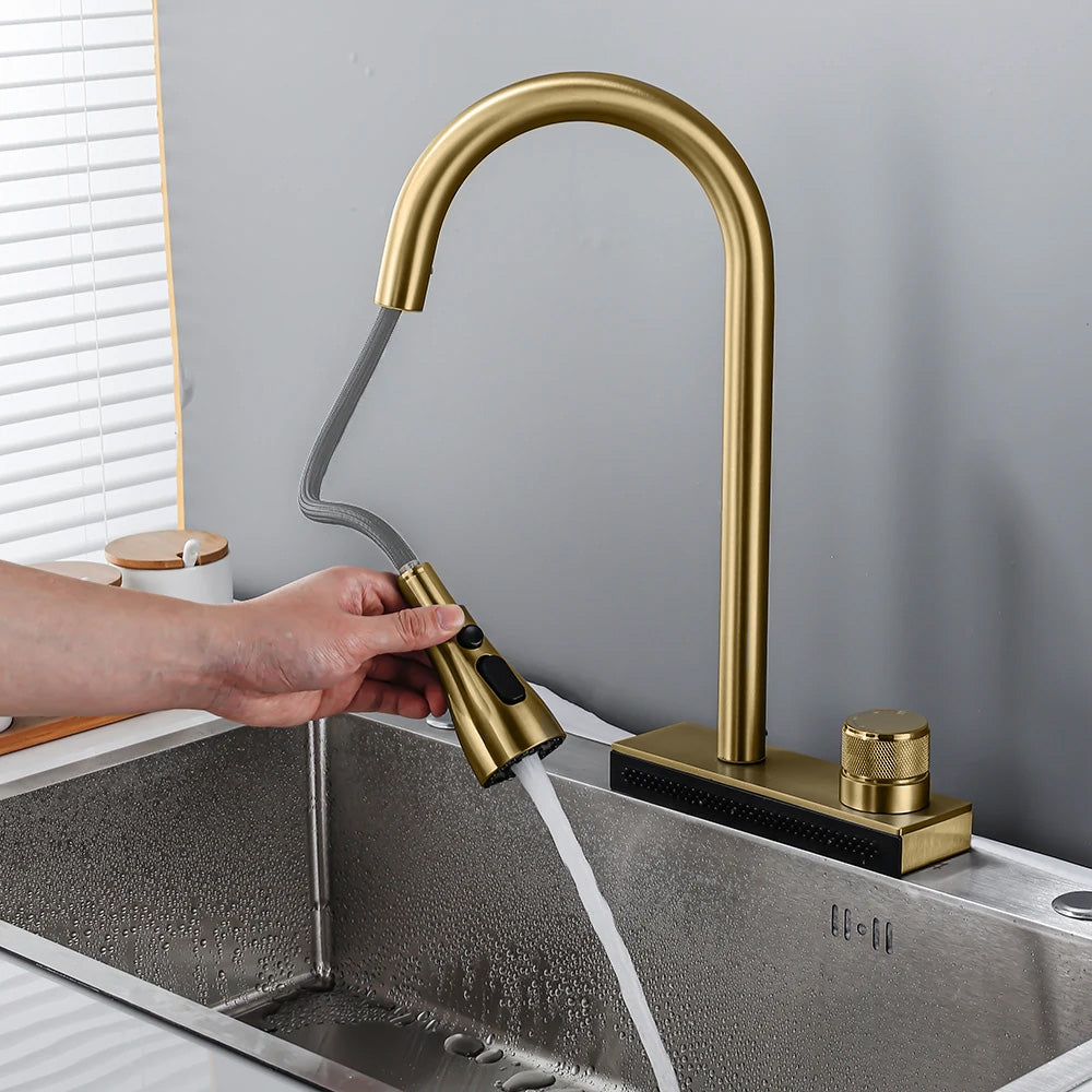 Kuchyňská baterie REA CONOR BRUSH GOLD  5