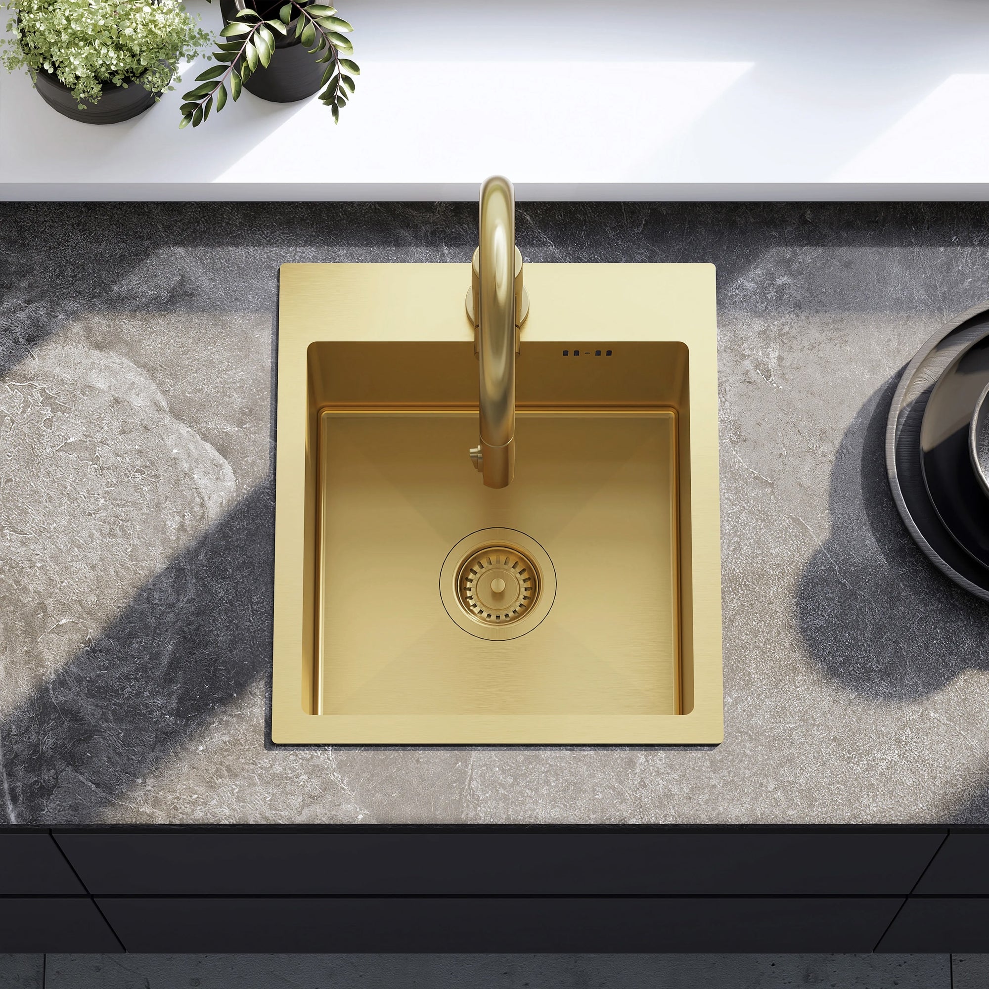 Ocelový dřez Leo 40 BRUSH GOLD bez kuchyňské baterie 4