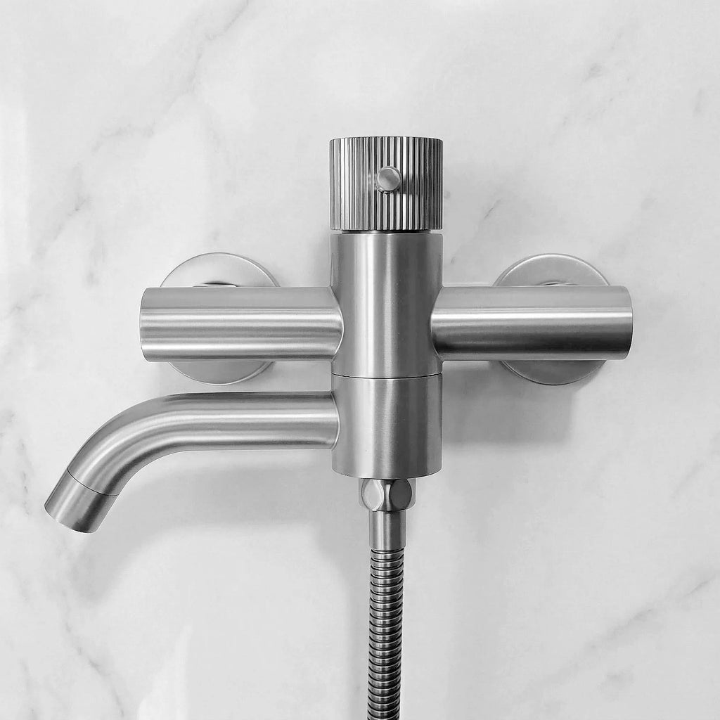 Vanová baterie Rea Lungo Stripe Brush Nickel  3