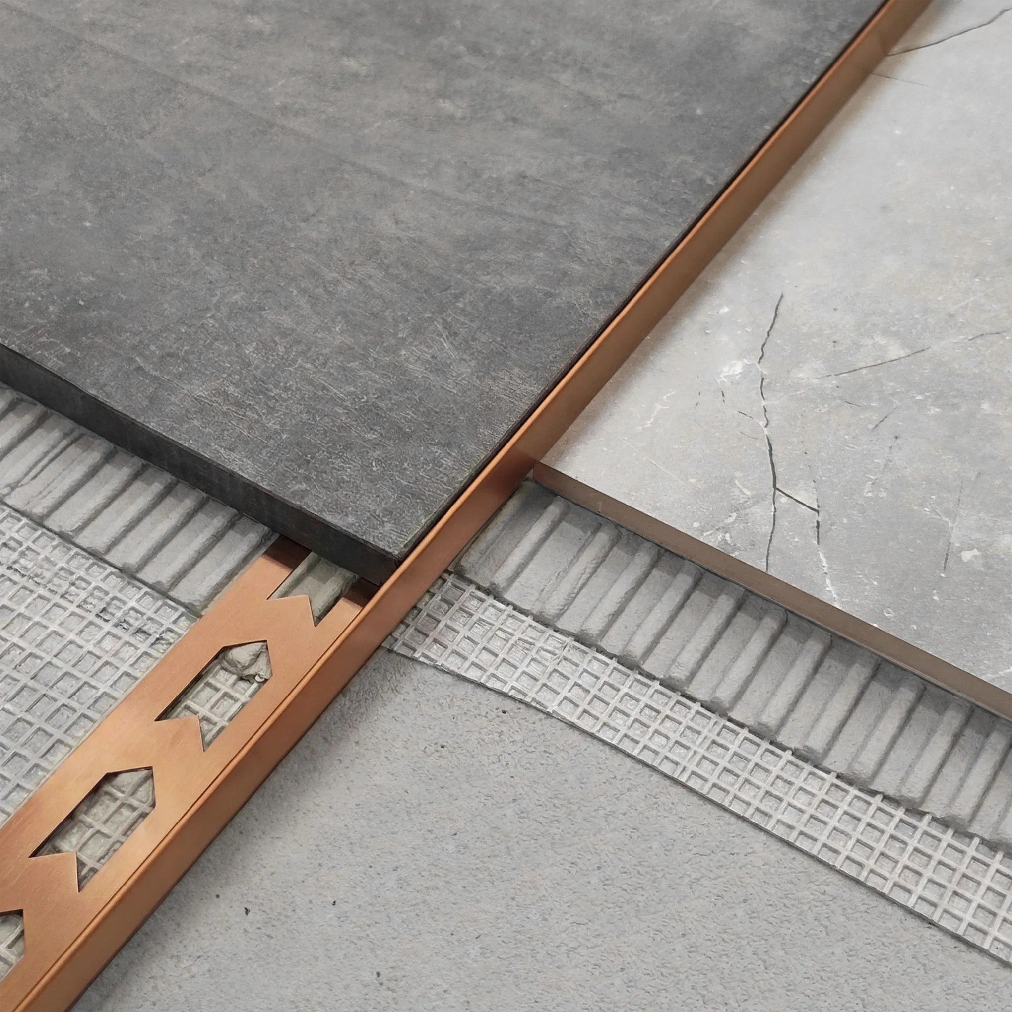 Spádová lišta sprchové vaničky 120cm Brush Copper vpravo 3