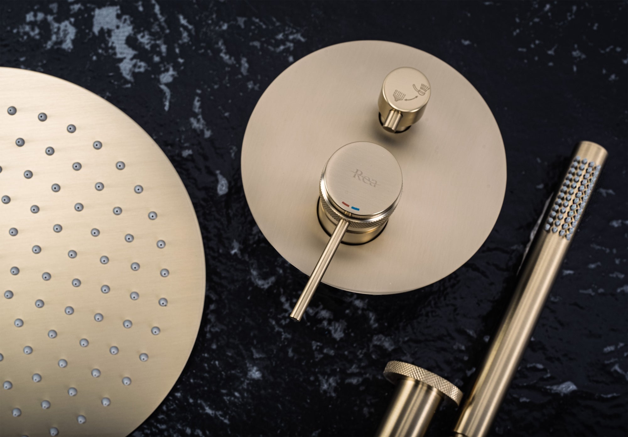 Podomítková sprchová sada Rea Lungo Grip Gold Brush  + BOX  3