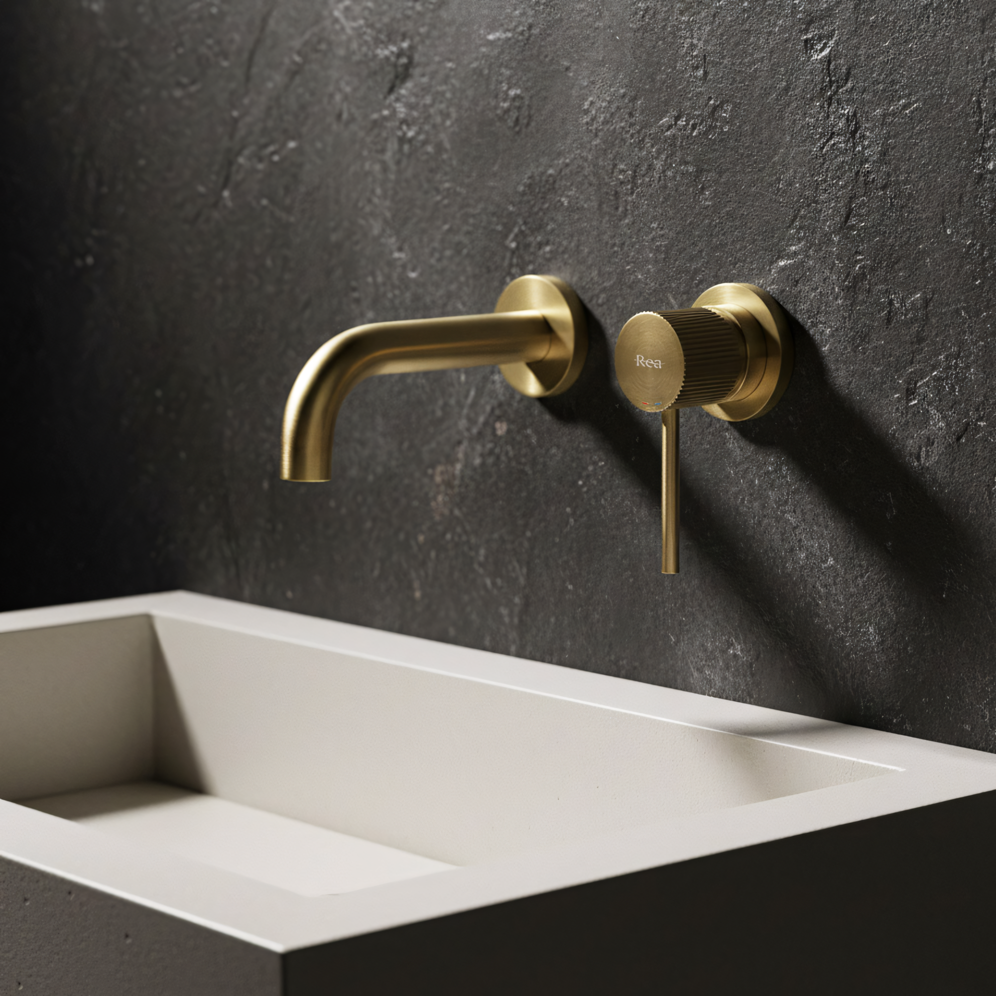 Podomítková vanová baterie Rea  Lungo Stripe Brush Gold  5