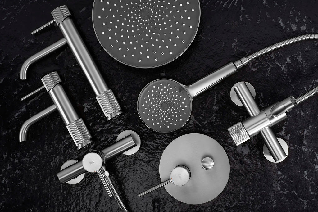Vanová baterie Rea Lungo Stripe Brush Nickel  6