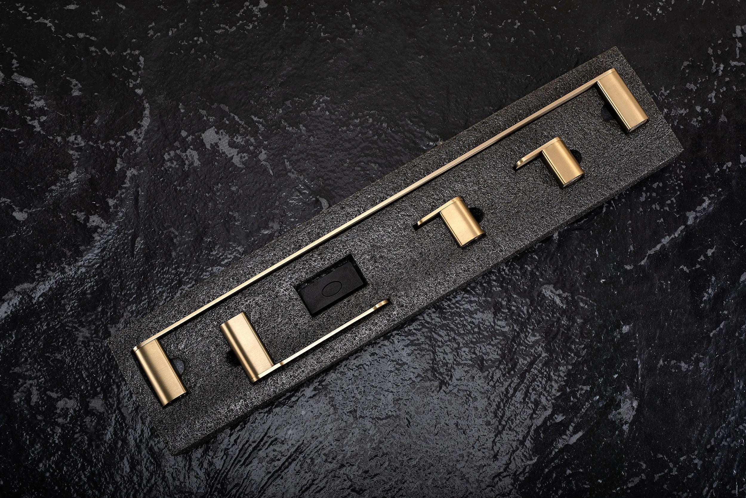 Sada koupelnových doplňků Mati Brush Gold 4 díly  7