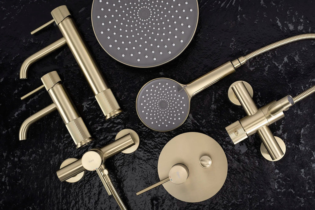 Vanová baterie Rea Lungo Stripe Gold  Brush  8