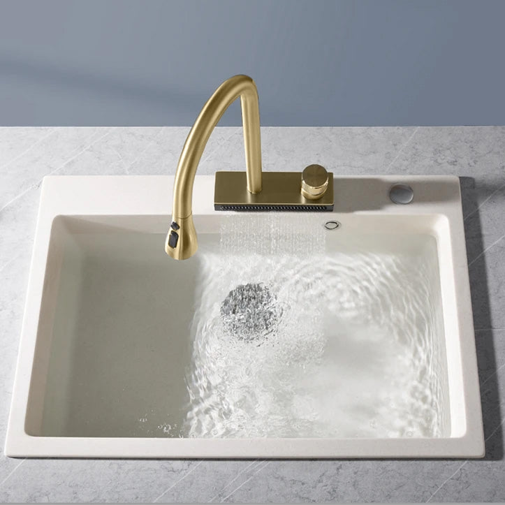 Kuchyňská baterie REA CONOR BRUSH GOLD  10