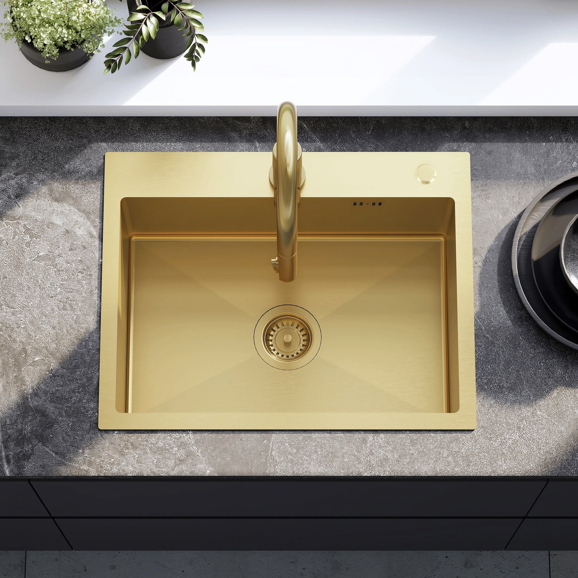 Ocelový dřez Liam BRUSH GOLD s kuchyňskou baterií 3