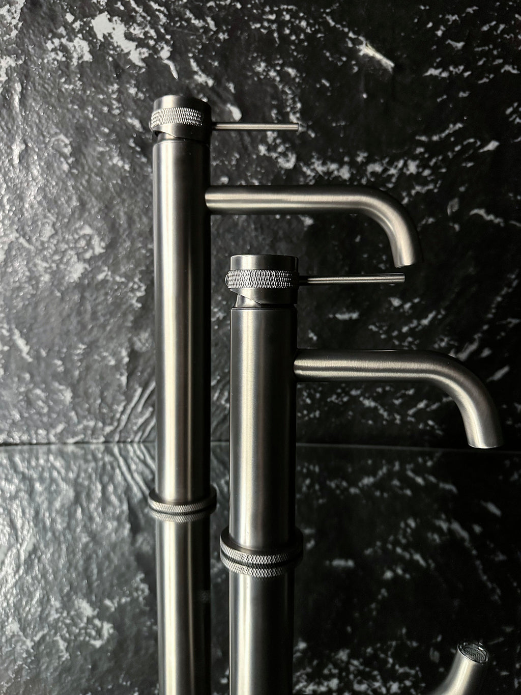 Umyvadlová baterie REA Lungo Grip - Gun Grey, vysoká  6
